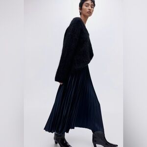 BNWT H&M Pleated Midi Skirt